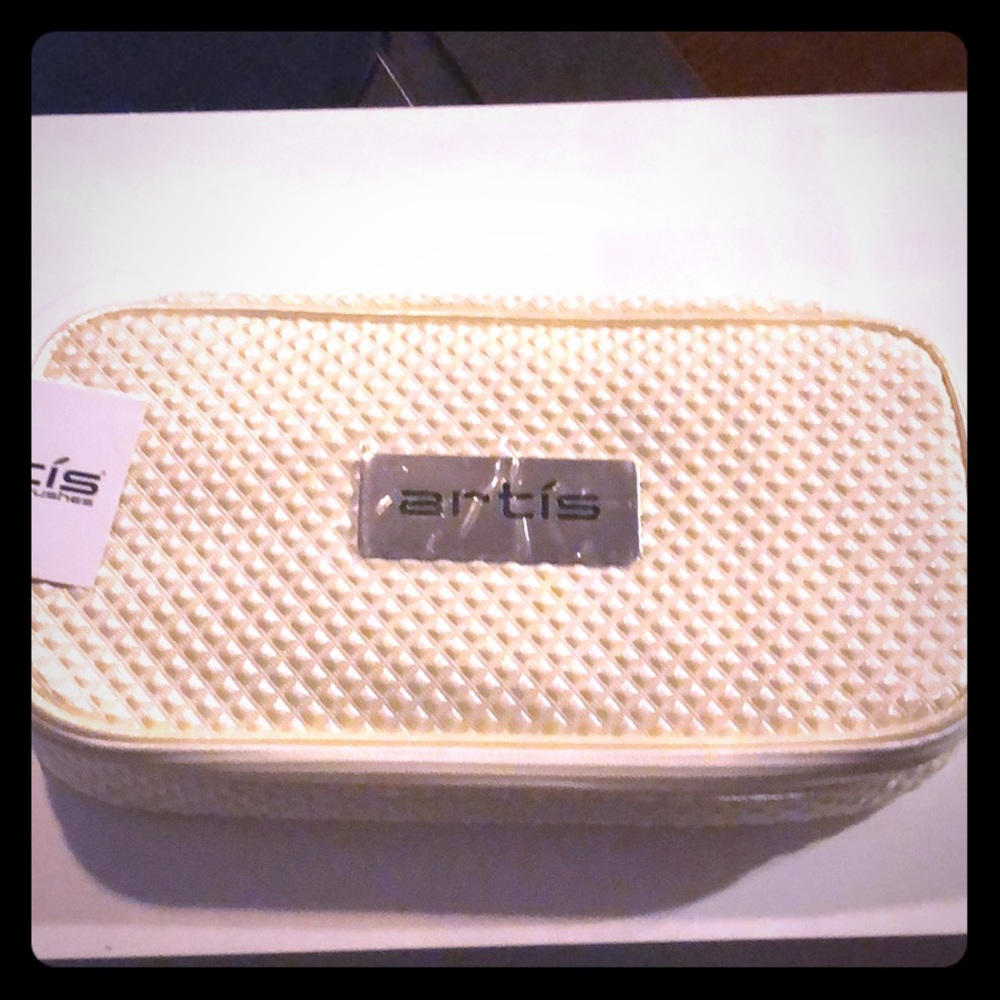 NEW! Artis brush travel bag.